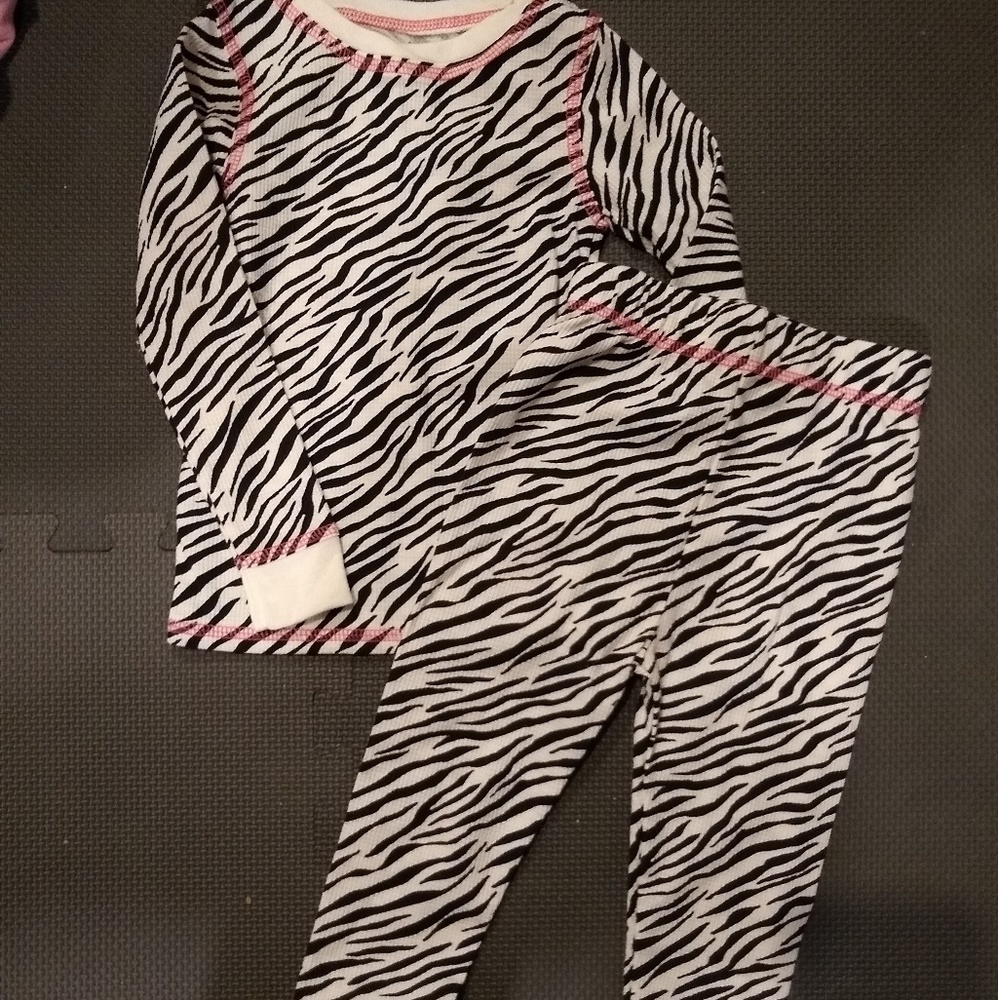 Girl's cuddle duds